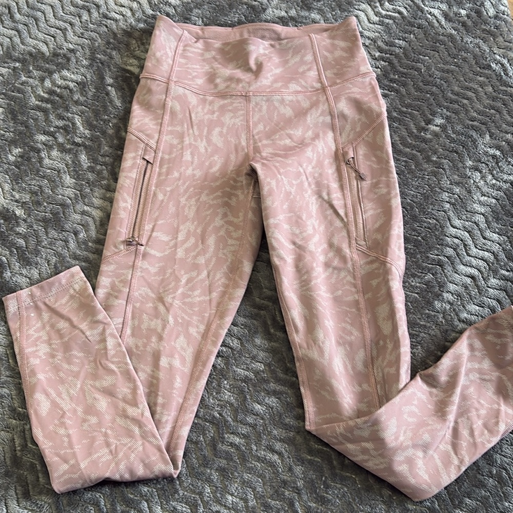 Athelta Rainer print tight size extra extra small like new purple reflective - Picture 2 of 12